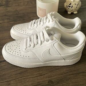 New Nike low court visions